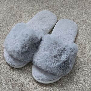 Women's Plush Grey Faux Fur Slide Slippers Size 5-6